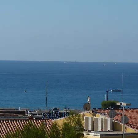 Le 3 * Cassis